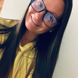 Meet your Posher, Halie